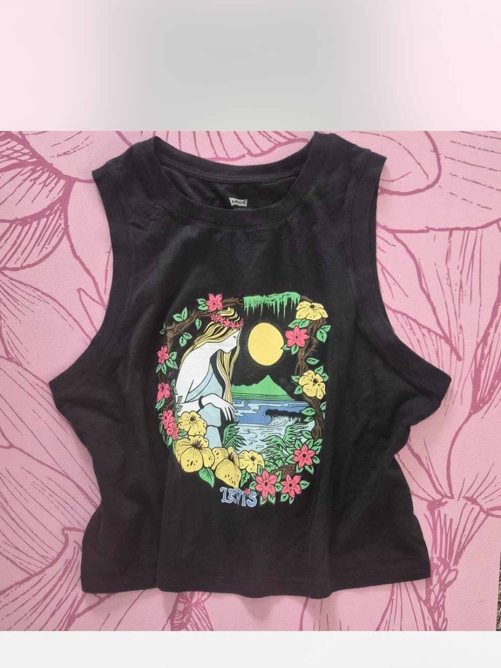 Levi's women’s Black Floral Graphic Crop Tank Top